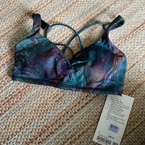 Lululemon Free to Be Bra, size 4